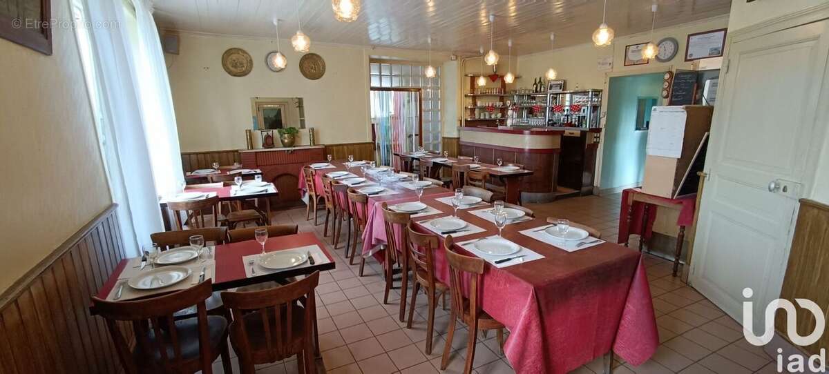 Photo 5 - Commerce à LA CHAPELLE-CARO