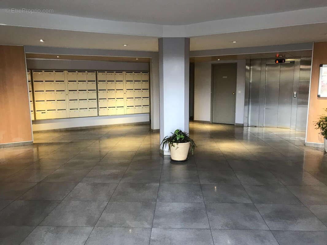 Appartement à VAUX-LE-PENIL