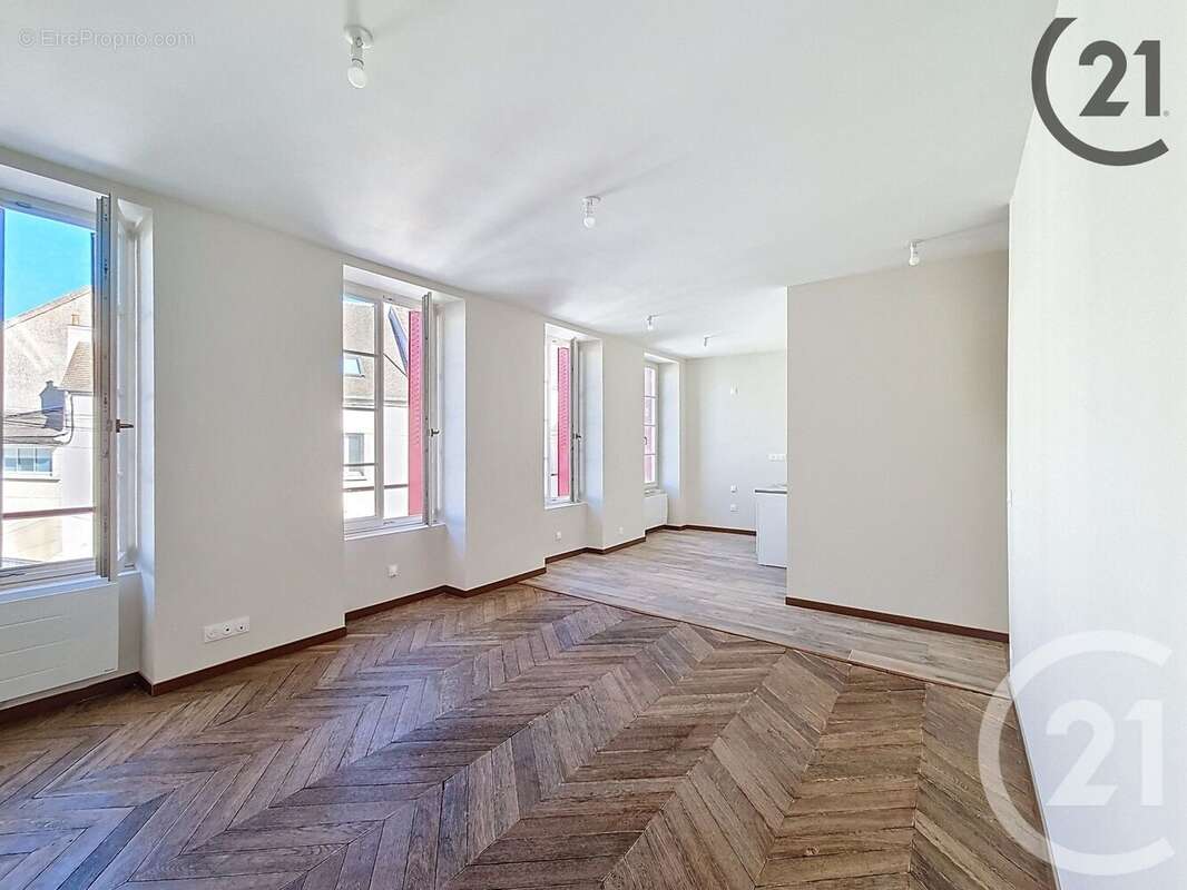 Appartement à BRIE-COMTE-ROBERT