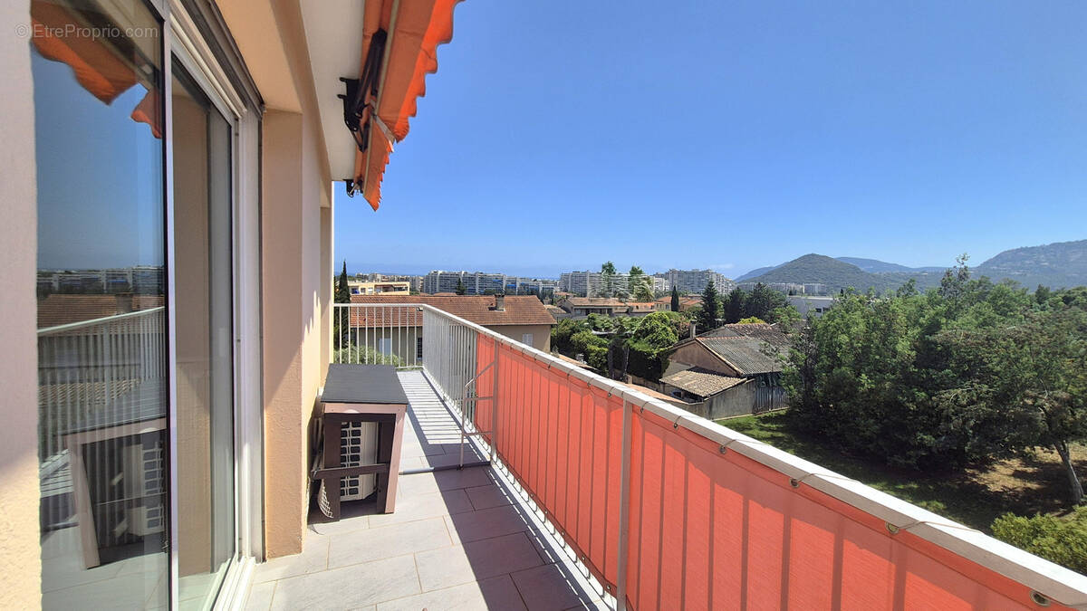 Appartement à MANDELIEU-LA-NAPOULE