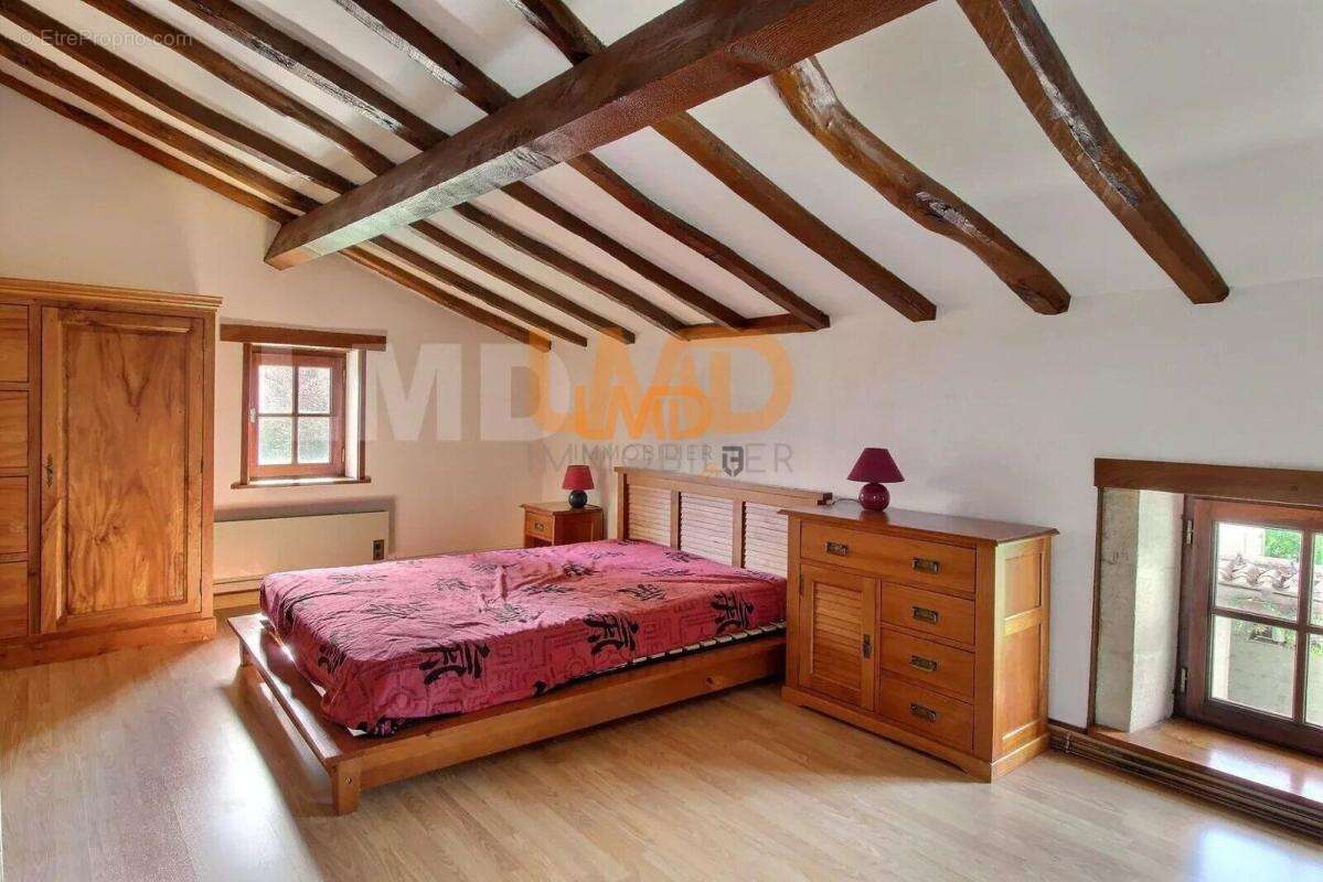 Maison à SAINT-MARTIN-DE-JUILLERS