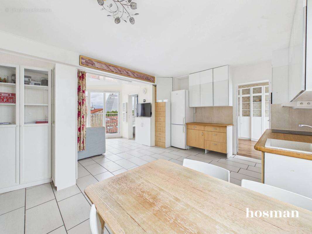 Dernier étage, terrasse, et vue dégagée ! Appartement 3 pièces de 63 m² avec cave - Rue Murillo, Vanves - photo 4