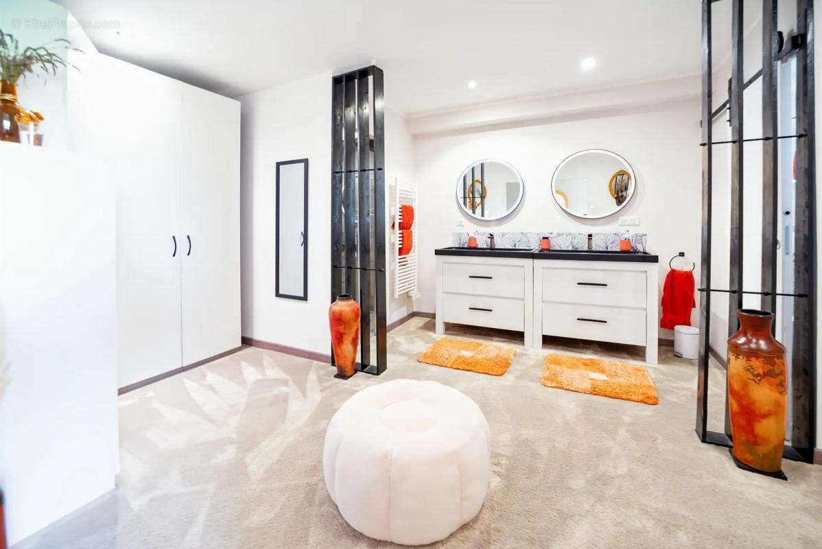 Maison à DOMPIERRE-SUR-VEYLE