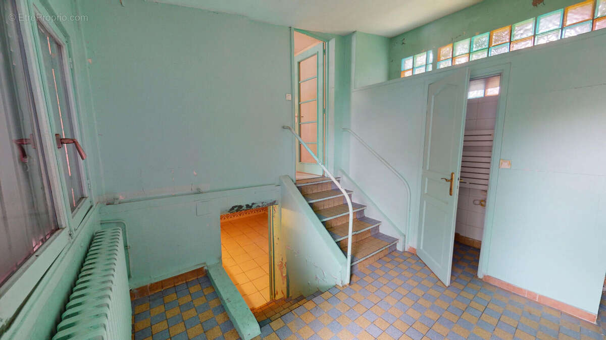 Exclusivité Guy Hoquet : Maison de ville avec extérieur et box à Montreuil - photo 2