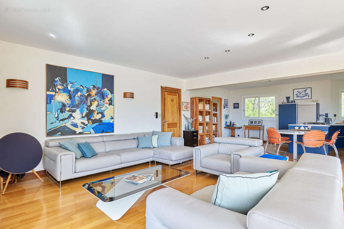 Maison à ROQUEVAIRE