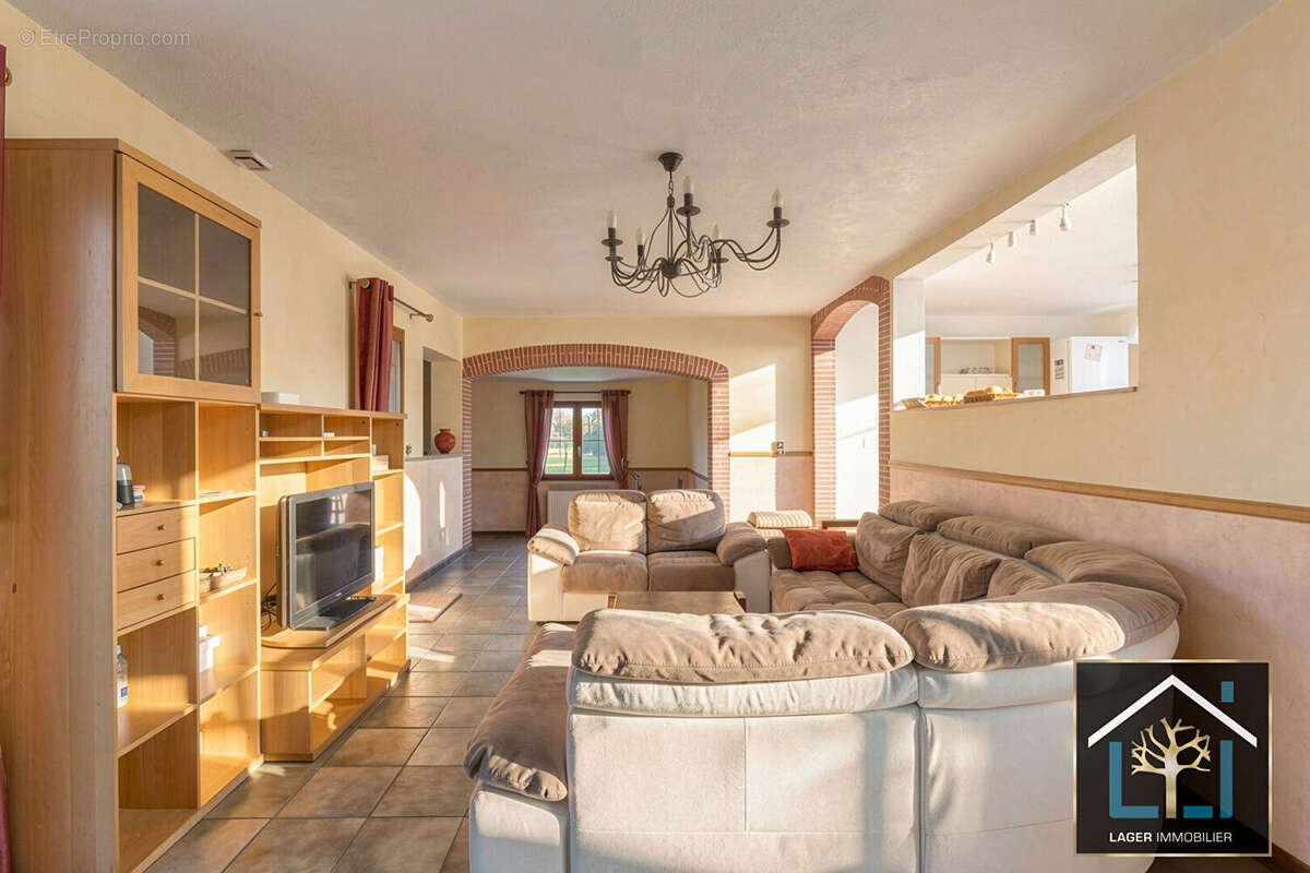 Maison  Faramans avec magnifique terrain et plan d'eau - photo 6