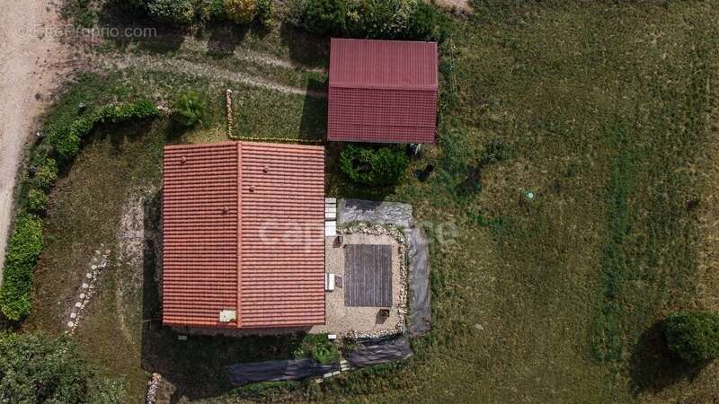 Maison à NOTRE-DAME-DE-SANILHAC