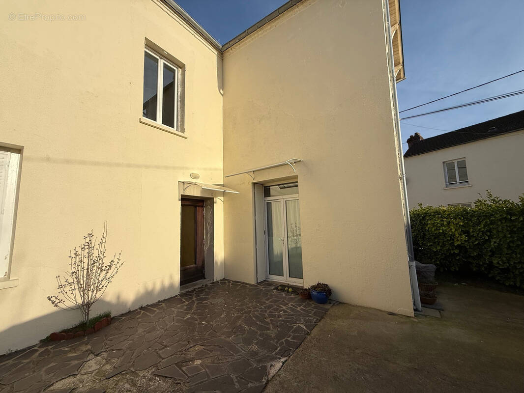 Appartement à BORNEL
