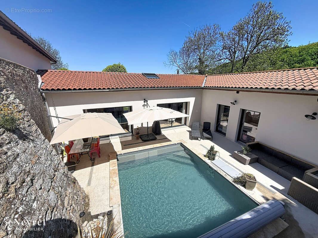 Maison à CELLIEU