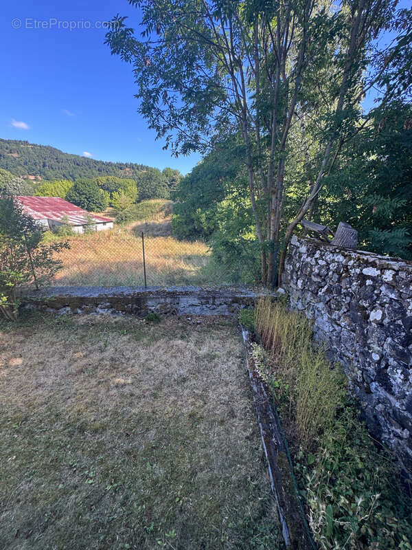 Maison indépendante avec terrain, garage et 6 chambres - vue dégagée - photo 3