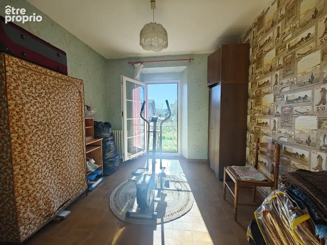 A 2 pas de Limoux, maison de village, bon état. - photo 10