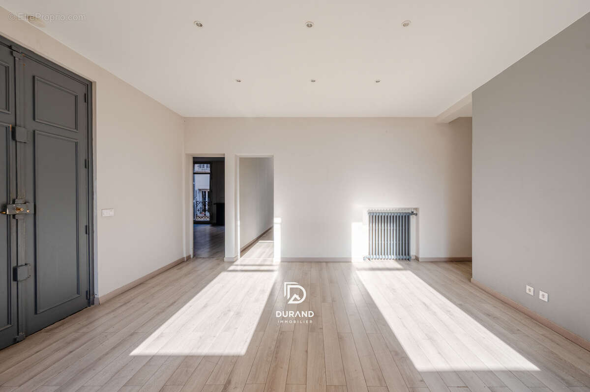 Appartement à MARSEILLE-6E