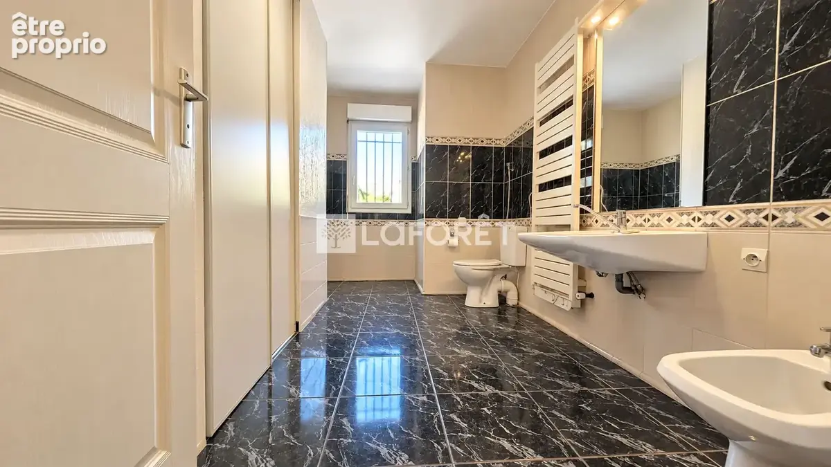 Maison 4 pièces - 109 m²  -  CROIX d'ARGENT - photo 7