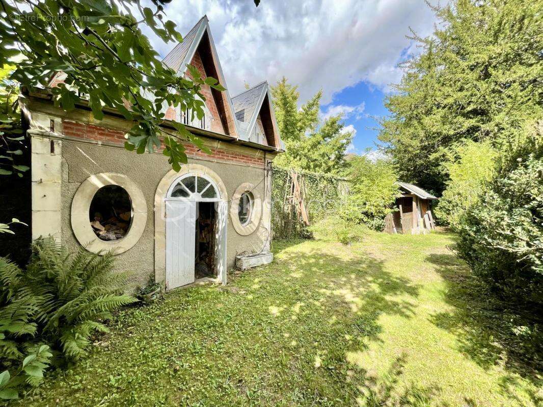 Maison bourgeoise de caractère – 426 m² – Parc arboré de 1 700 m² en bord de rivière – Centre-ville - photo 19