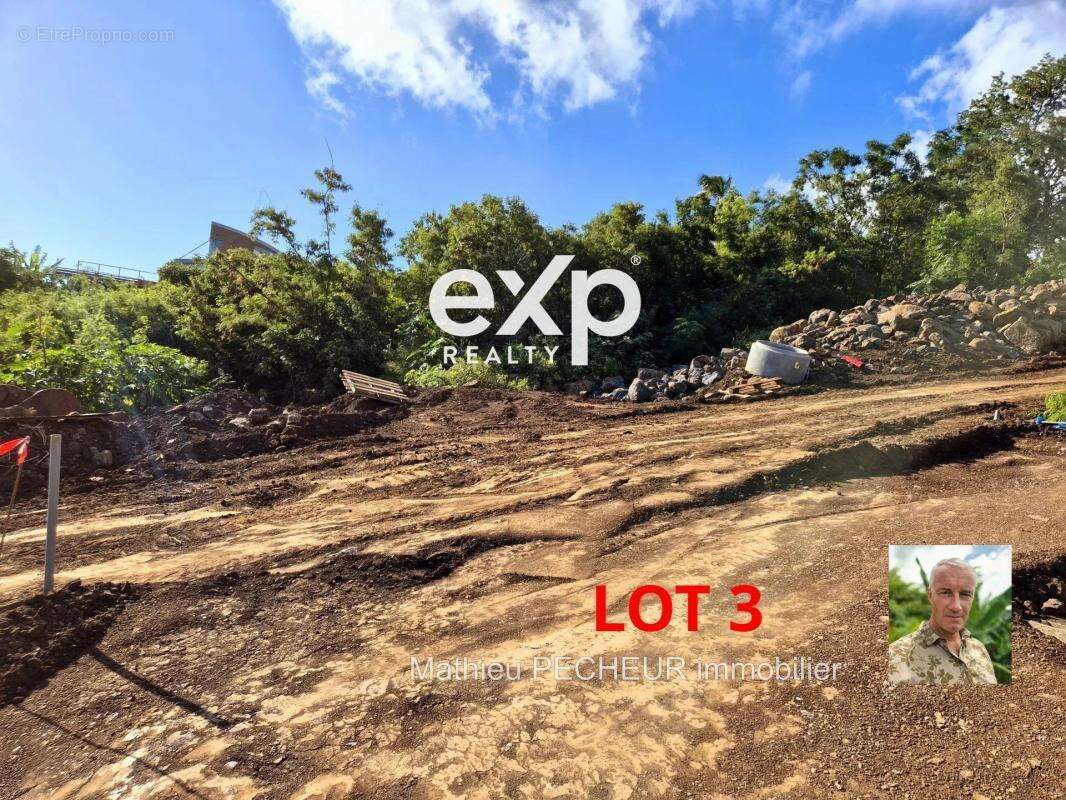 Terrain à SAINT-LEU