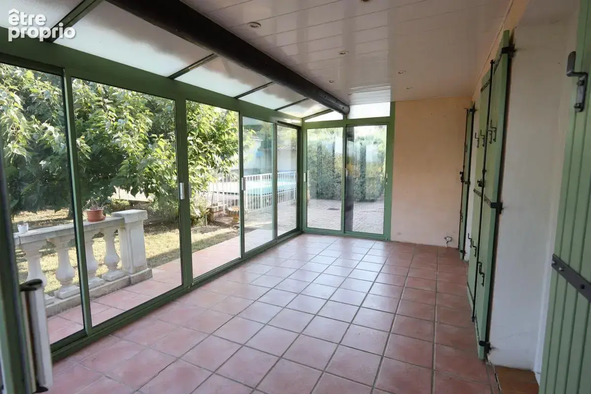 Maison T6 avec garages et piscine - photo 4