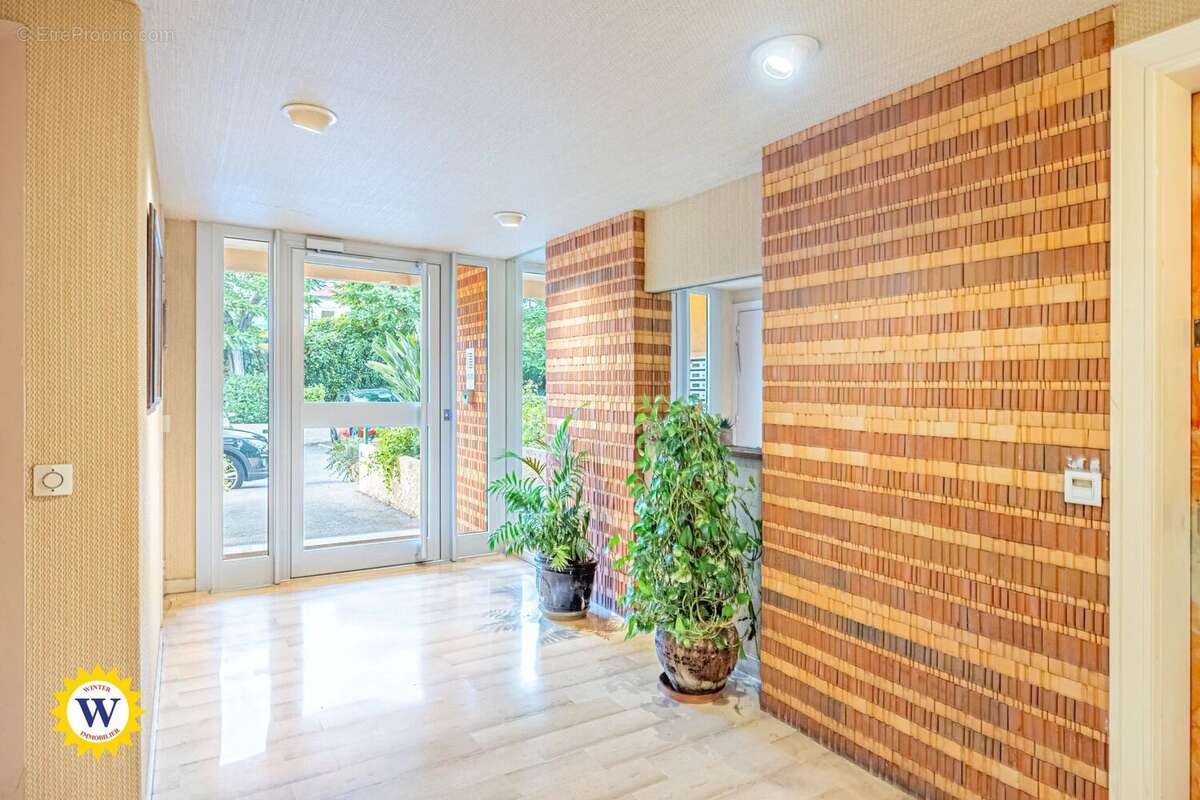 Appartement à VALLAURIS