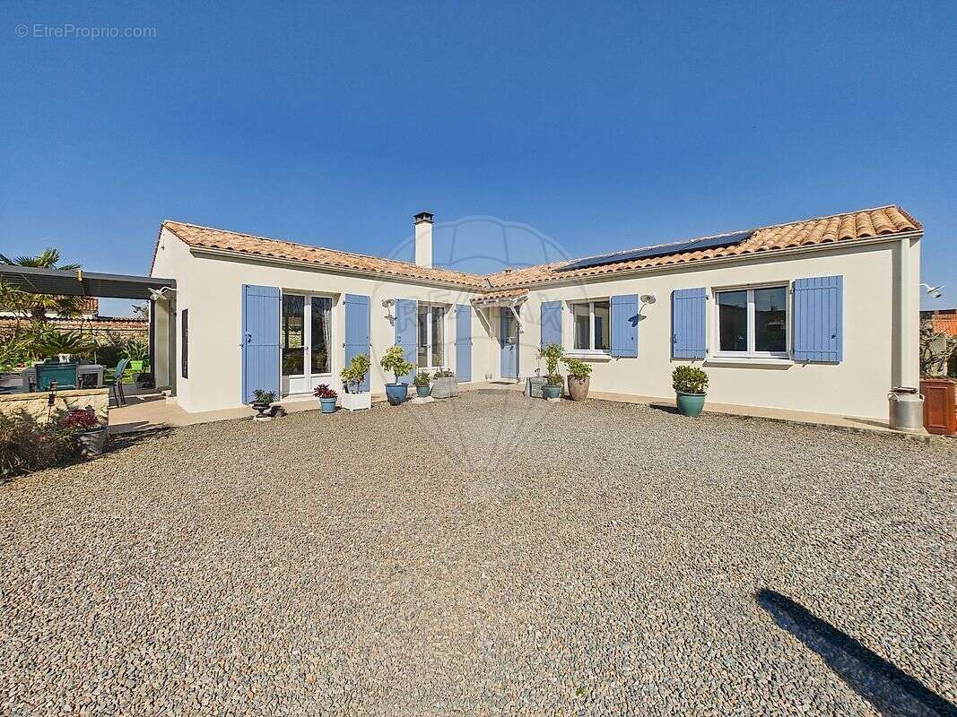 Maison à BOURCEFRANC-LE-CHAPUS