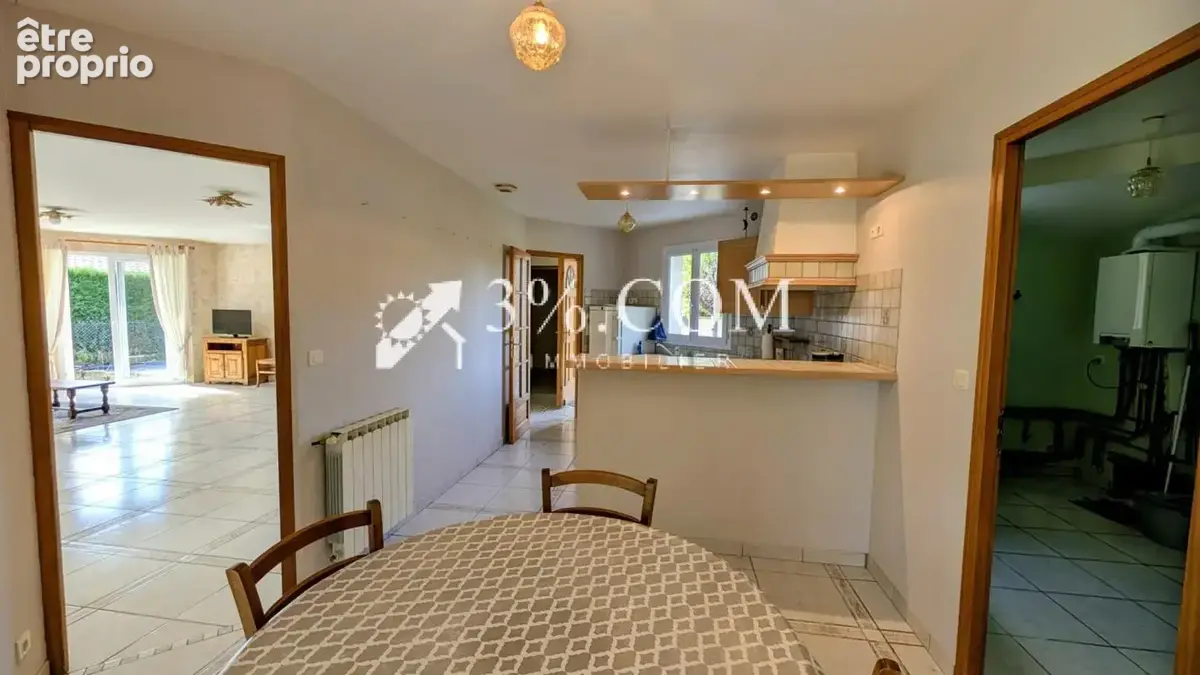 Maison de plain-pied avec 4 chambres, véranda et double gara - photo 13