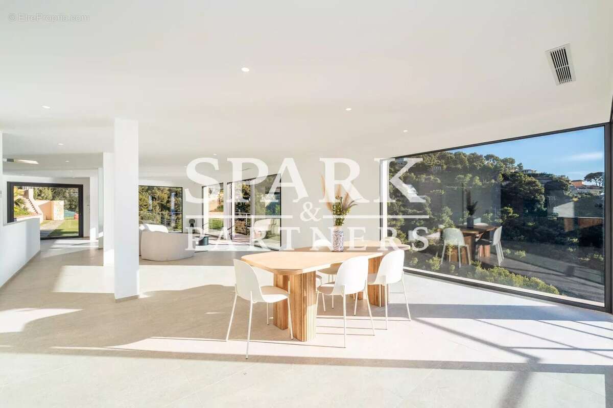 Maison à ROQUEBRUNE-CAP-MARTIN