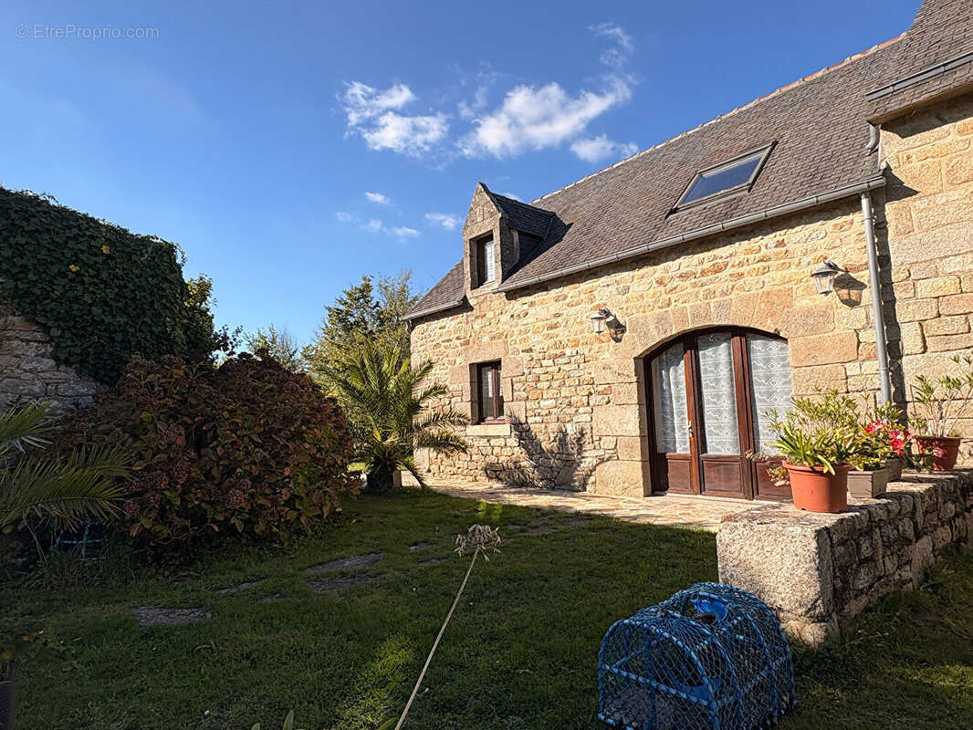 Maison à COMBRIT