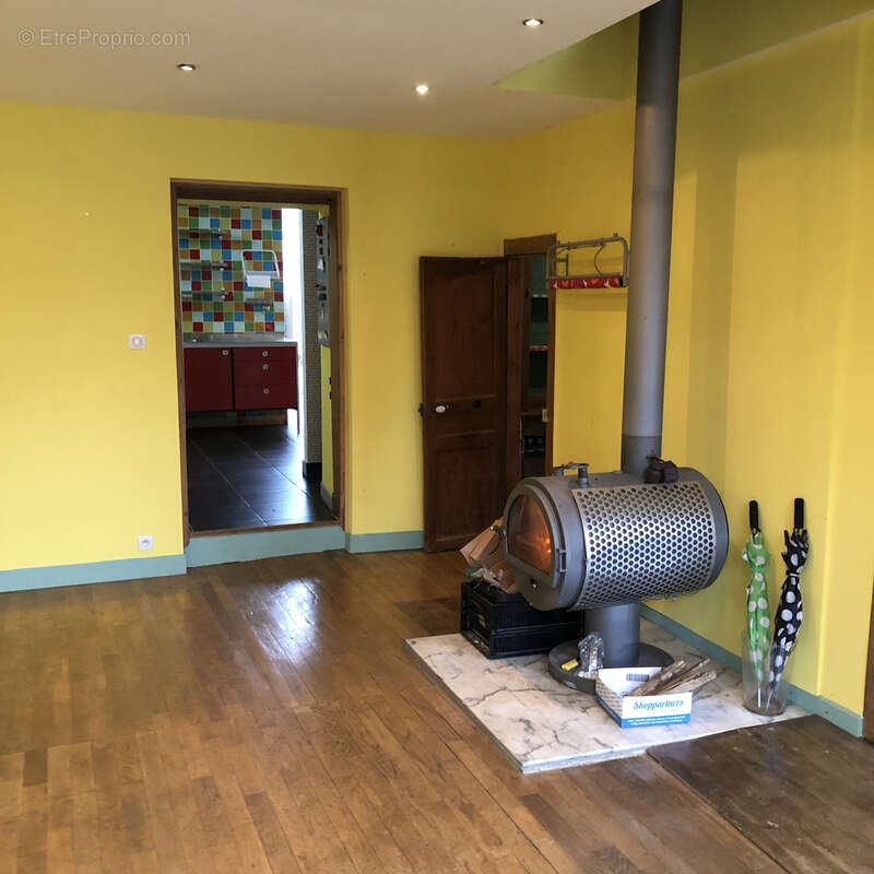 Maison à CHATEAUNEUF-LA-FORET