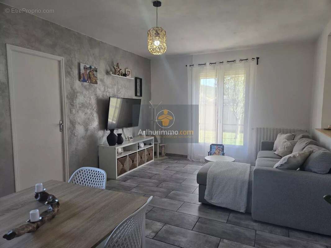 Maison à BOLLENE