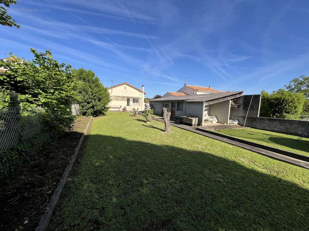 Maison à RUELLE-SUR-TOUVRE