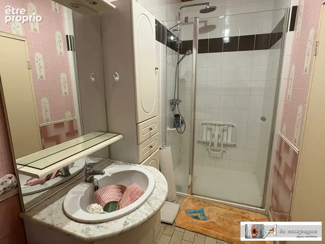 Maison 114 m² à Saint-Julien-La-Genete  - photo 9