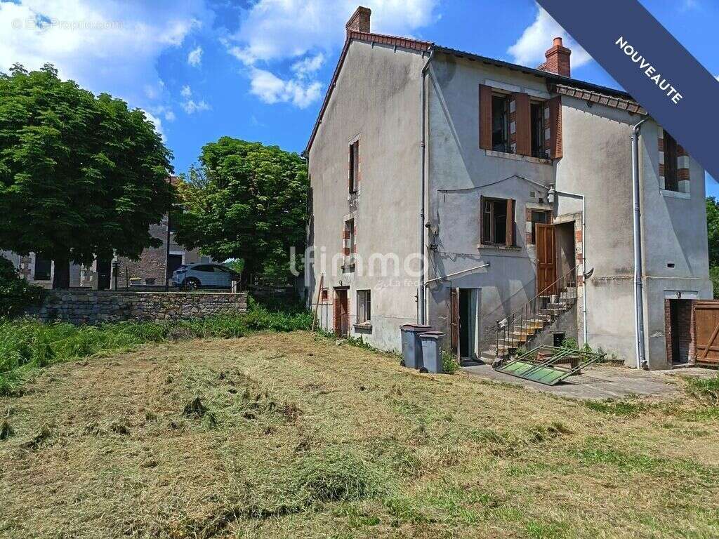 Maison à TEILLET-ARGENTY