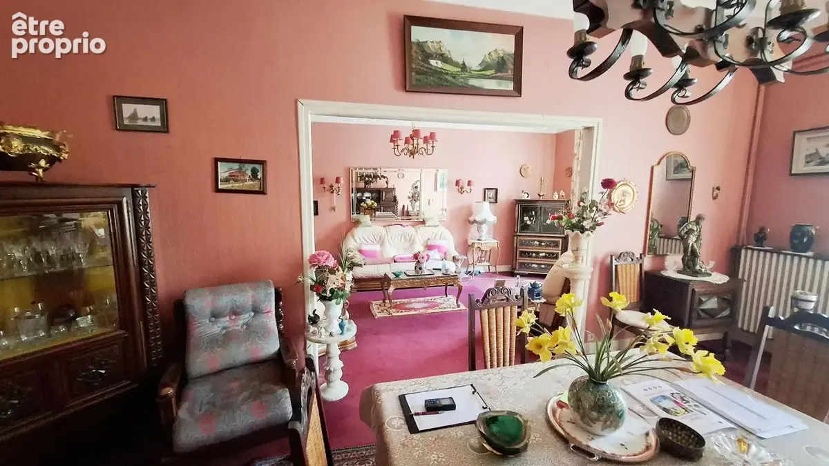 Vente à Vichy appartement 4 pièces de 113m² au 1er étage d'une résidence très recherchée avec ascenseur. - photo 6