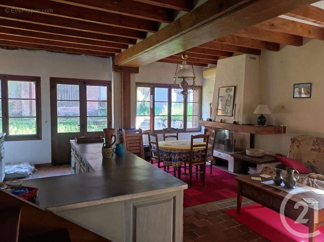 Maison à DAMPIERRE-SOUS-BOUHY