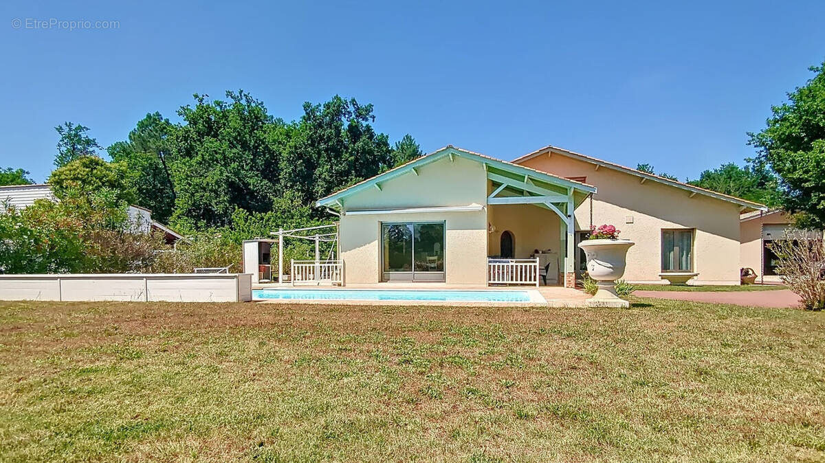 Maison à LE PIAN-MEDOC