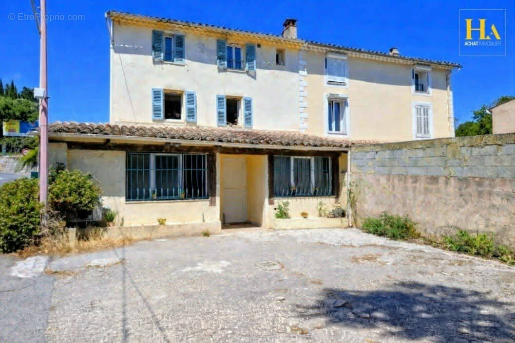 Appartement à AURIBEAU-SUR-SIAGNE