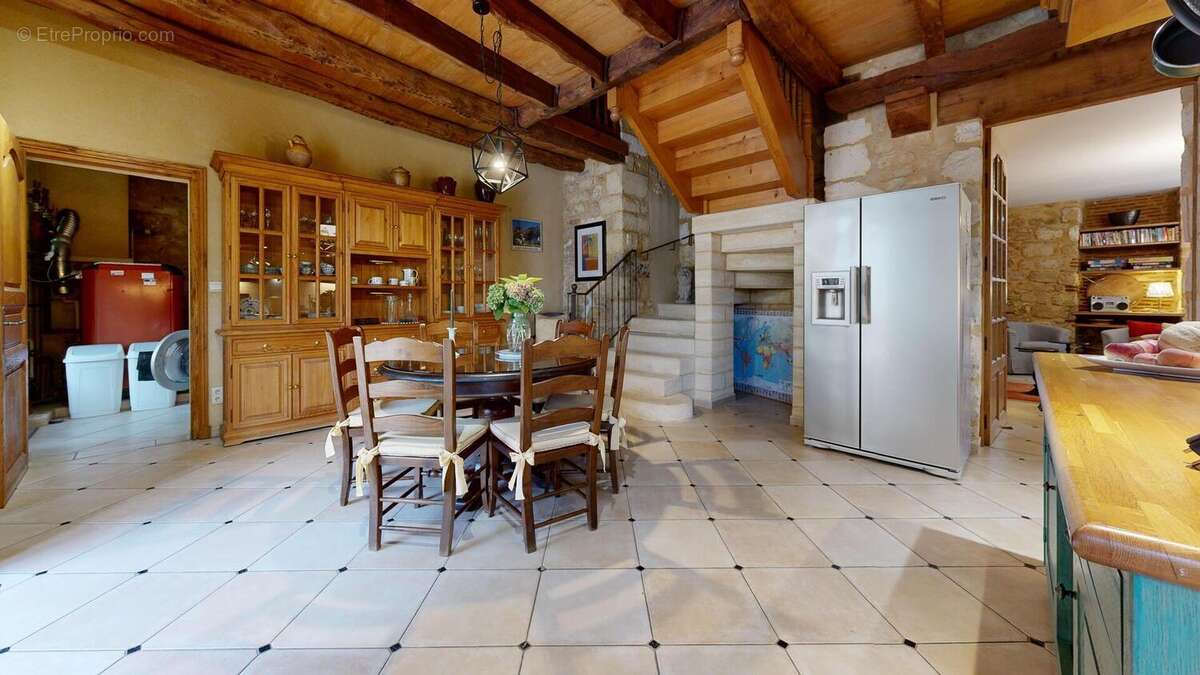 Maisondecaractereentierementrenoveedequatrechambre - Maison à SAINT-CYPRIEN