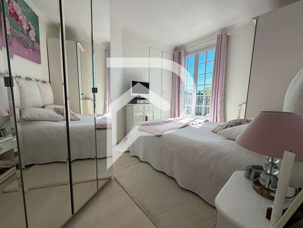 Appartement à PARIS-19E