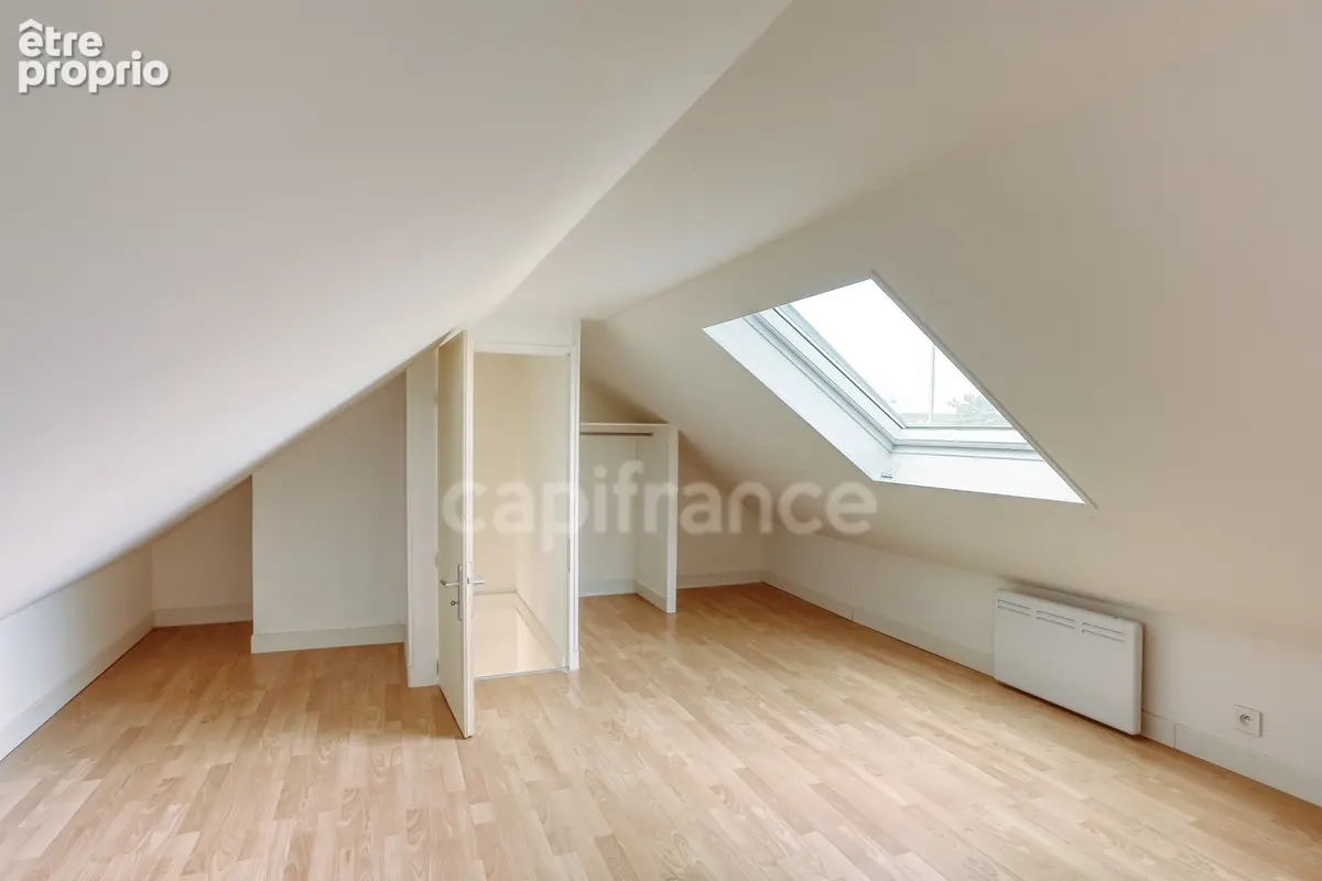 Maison familiale d'environ 140 m² – 4 chambres – Séjour cathédrale – Jardin – Longjumeau - photo 17