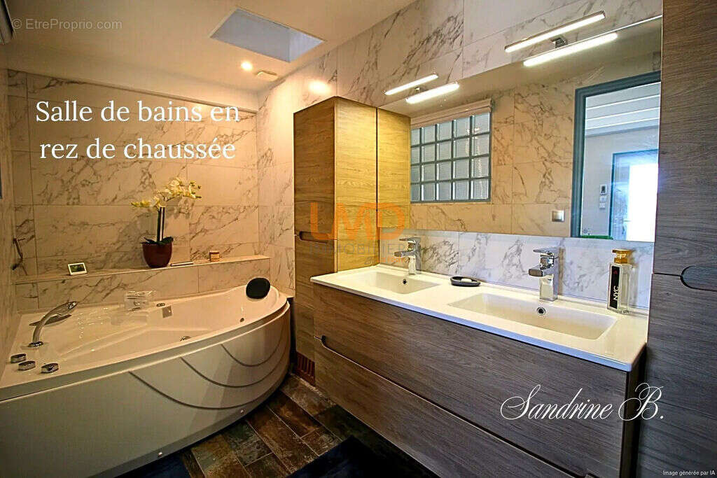 Maison à LAMOTHE-CUMONT