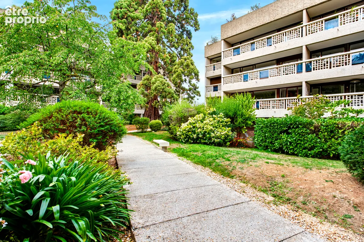Appartement 3 pièces en dernier étage avec terrasse et vue dégagée - photo 8