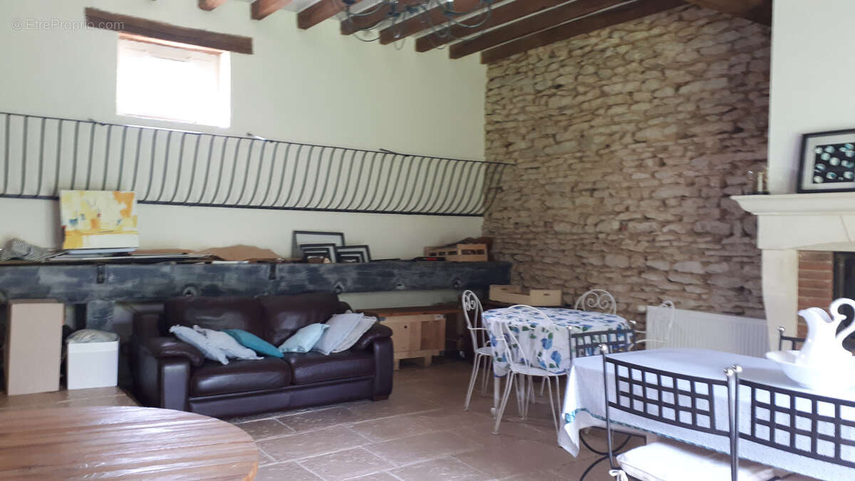 Maison à LUCAY-LE-LIBRE