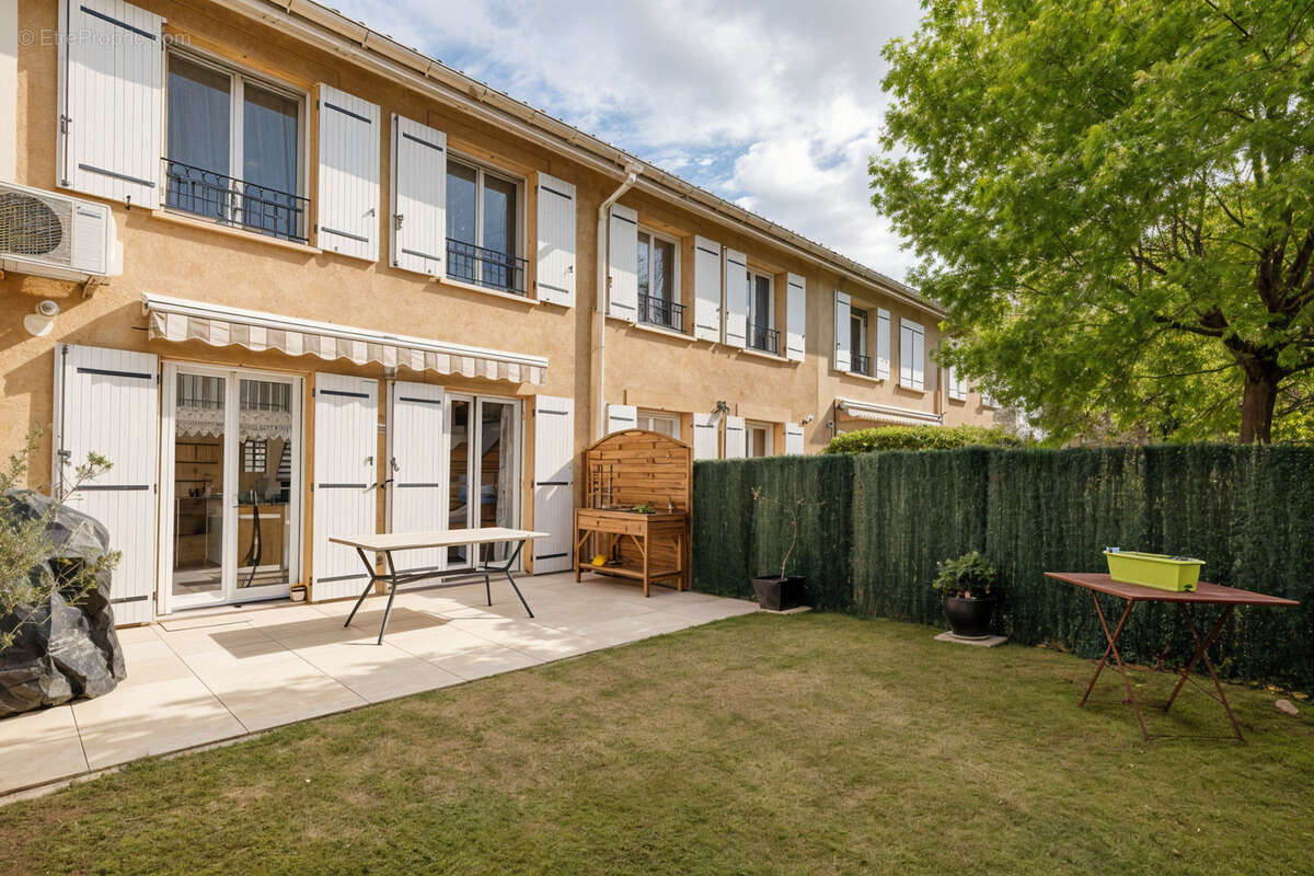 Maison à LYON-8E