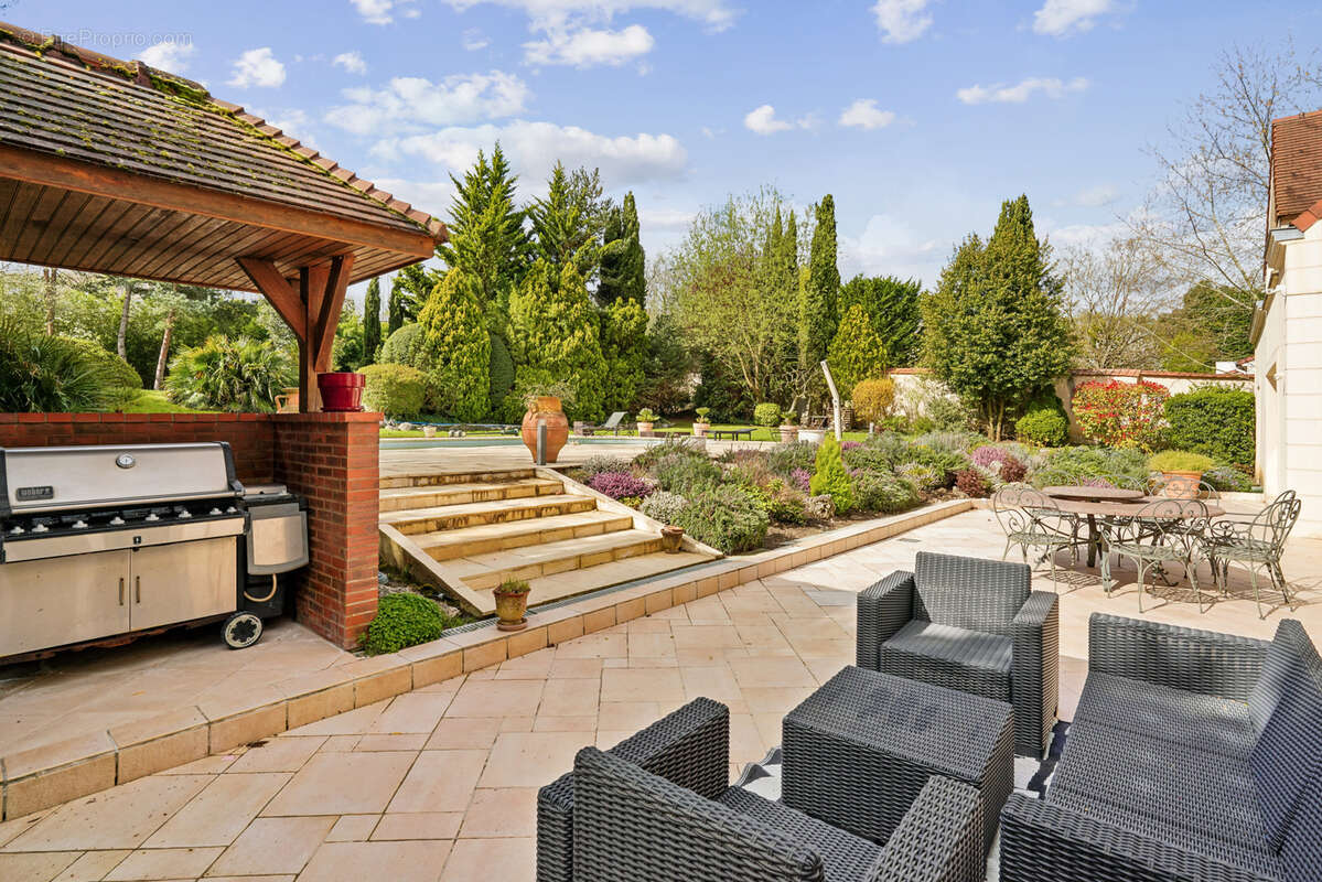 Maison à LOUVECIENNES