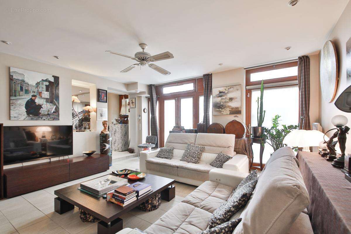 Appartement à PARIS-9E