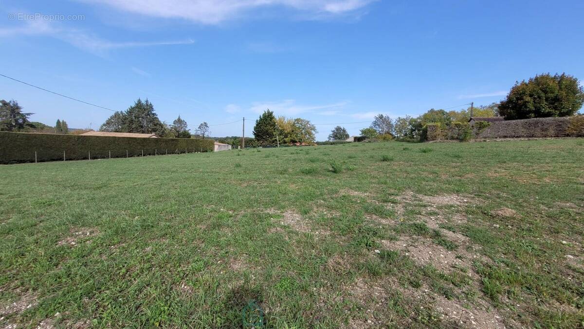 Terrain à FLAUGEAC