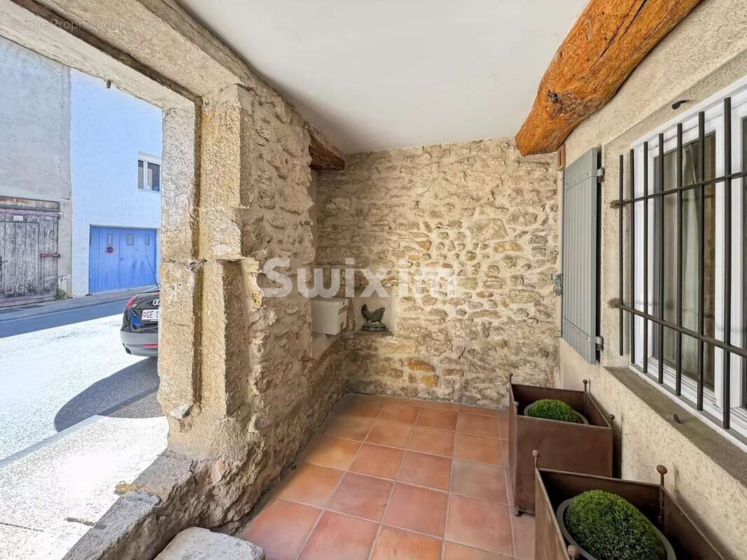 Maison à SAINTE-CECILE-LES-VIGNES