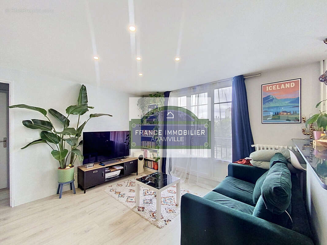 Appartement à SAINT-MAUR-DES-FOSSES