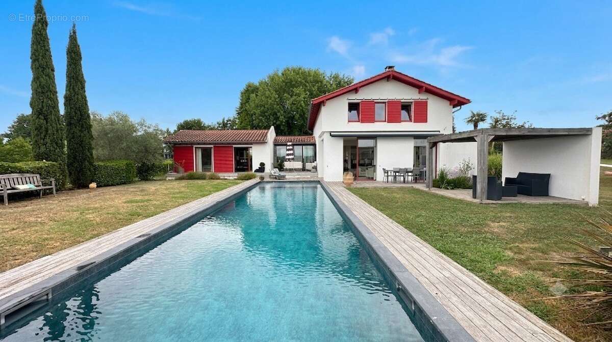 Arcangues  villa  d'architecte  vue panoramique sur les pyrénées - photo 2
