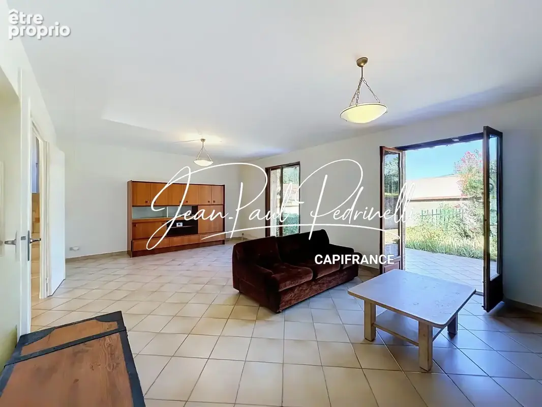 CALUIRE-ET-CUIRE – Cœur Vassieux – Villa 101 m² habitables + 115 m² Hors Carrez (double garage et annexe) – Terrain plat 770 M²  - photo 3