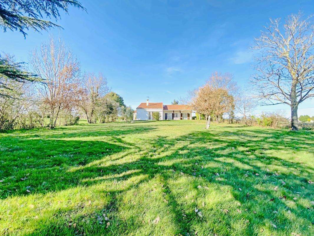 À vendre – rieumes (31370) – maison t8 d’exception – 238 m² sur 12 000 m² de terrain – cadre bucolique & proximité village - photo 20