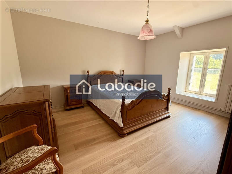 Maison en pierres avec dépendances à 10km de Vire - photo 9